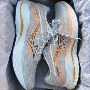 Mizuno Wave Rider 27 Women's Shoes - white, Grey and Orange